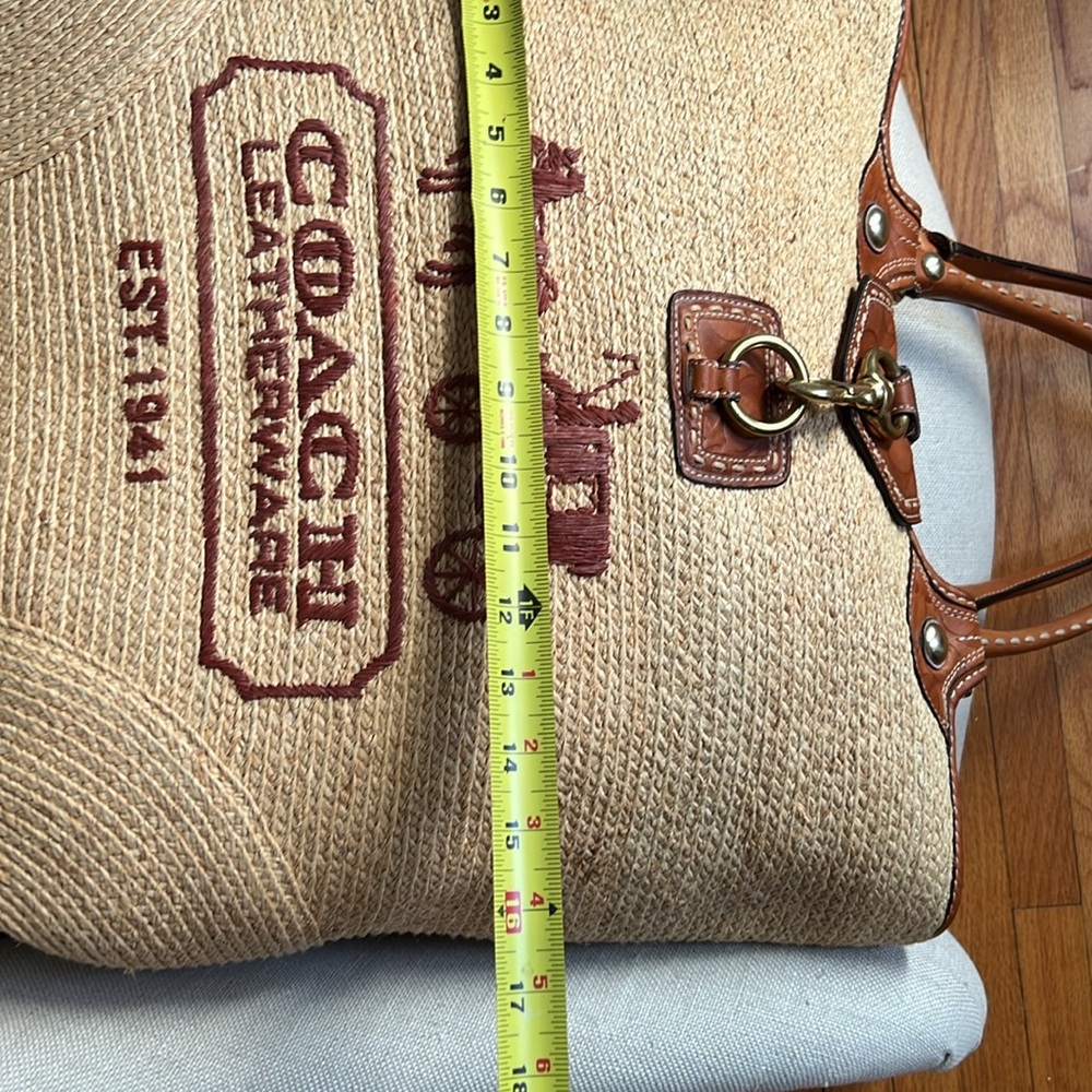Coach Bleecker Carriage Straw XXL Embossed Lthr Beach Tote Wallet Passport Hldr - Picture 15 of 16